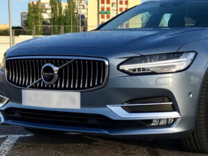 Оперативная замена лобового стекла на автомобилях Volvo