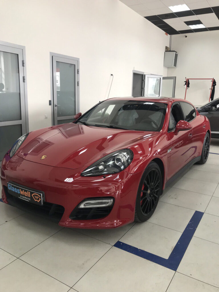 Замена автостекла на Porsche Panamera