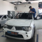 Замена автостекла на Mitsubishi L200