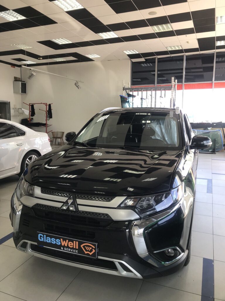 Замена автостекла на Mitsubishi Outlander