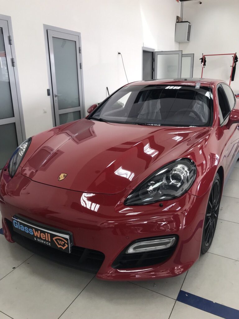 Замена автостекла на Porsche Panamera