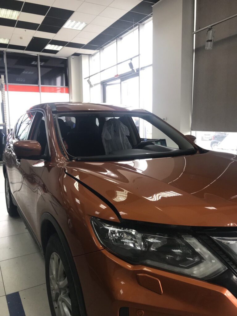 Замена автостекла на Nissan Rogue