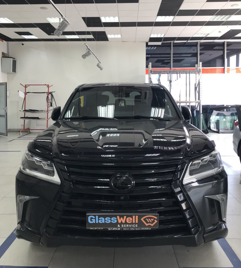 Заміна автоскла на Lexus LX 450