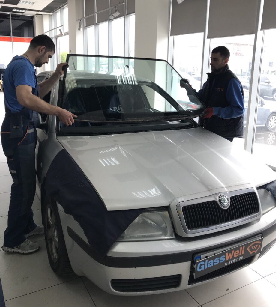 Замена автостекла на Skoda Octavia