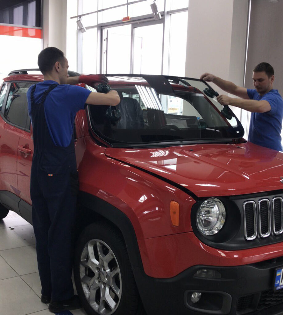 Замена автостекла на Jeep Renegade