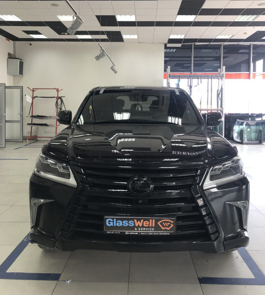 Замена автостекла на Lexus LX 450