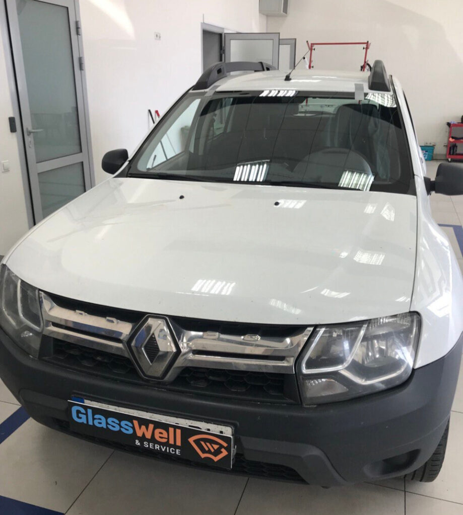 Замена автостекла на Renault Duster