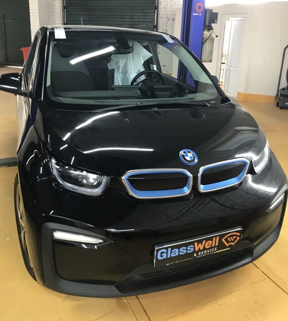 Замена автостекла на BMW i3