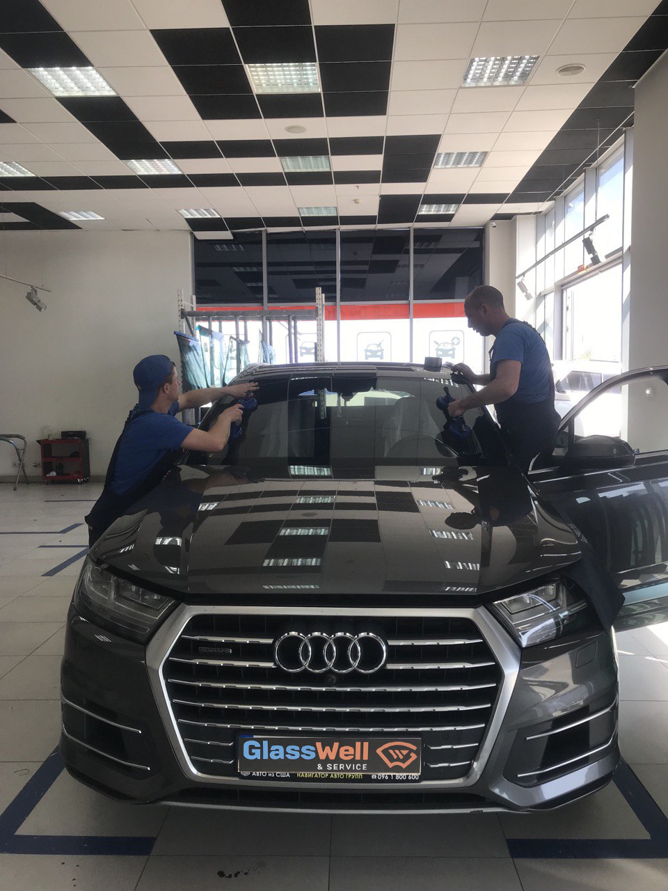 Замена автостекла на Audi Q7 - Avtoglass