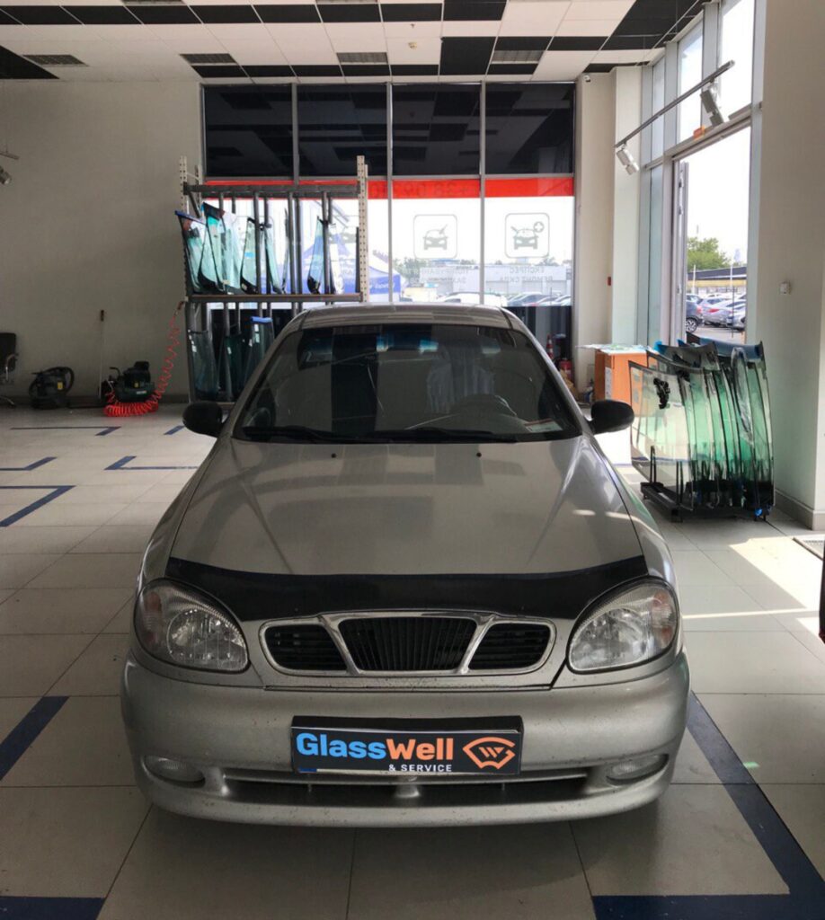 Замена автостекла на Daewoo Lanos