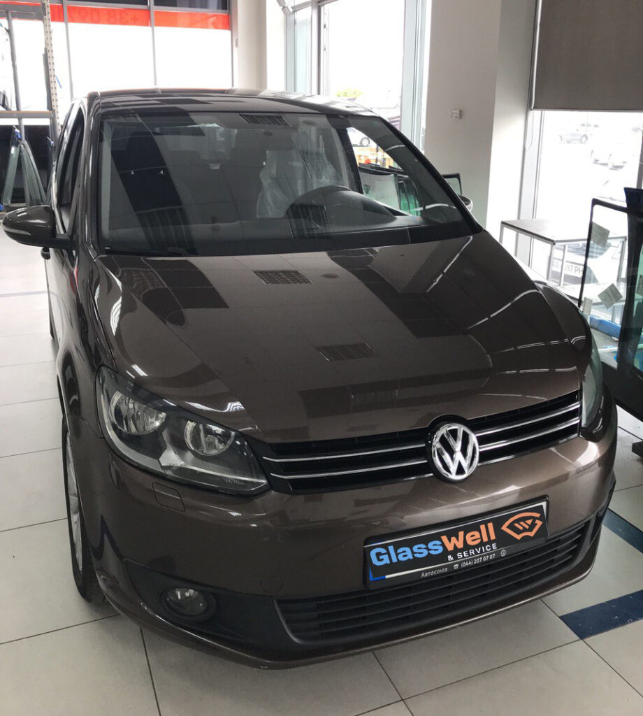 Замена автостекла на Volkswagen Touran