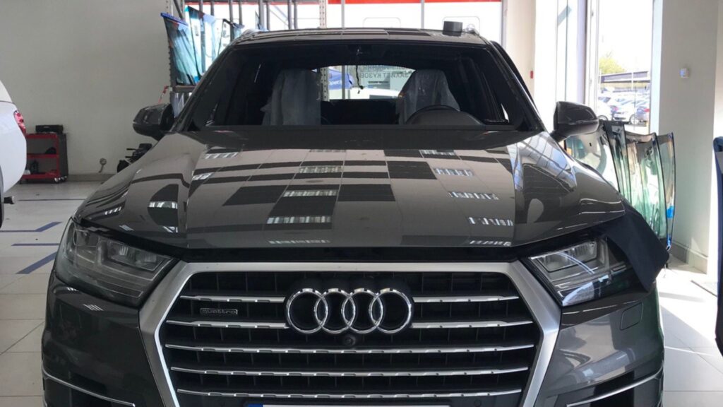 Замена автостекла на Audi Q7