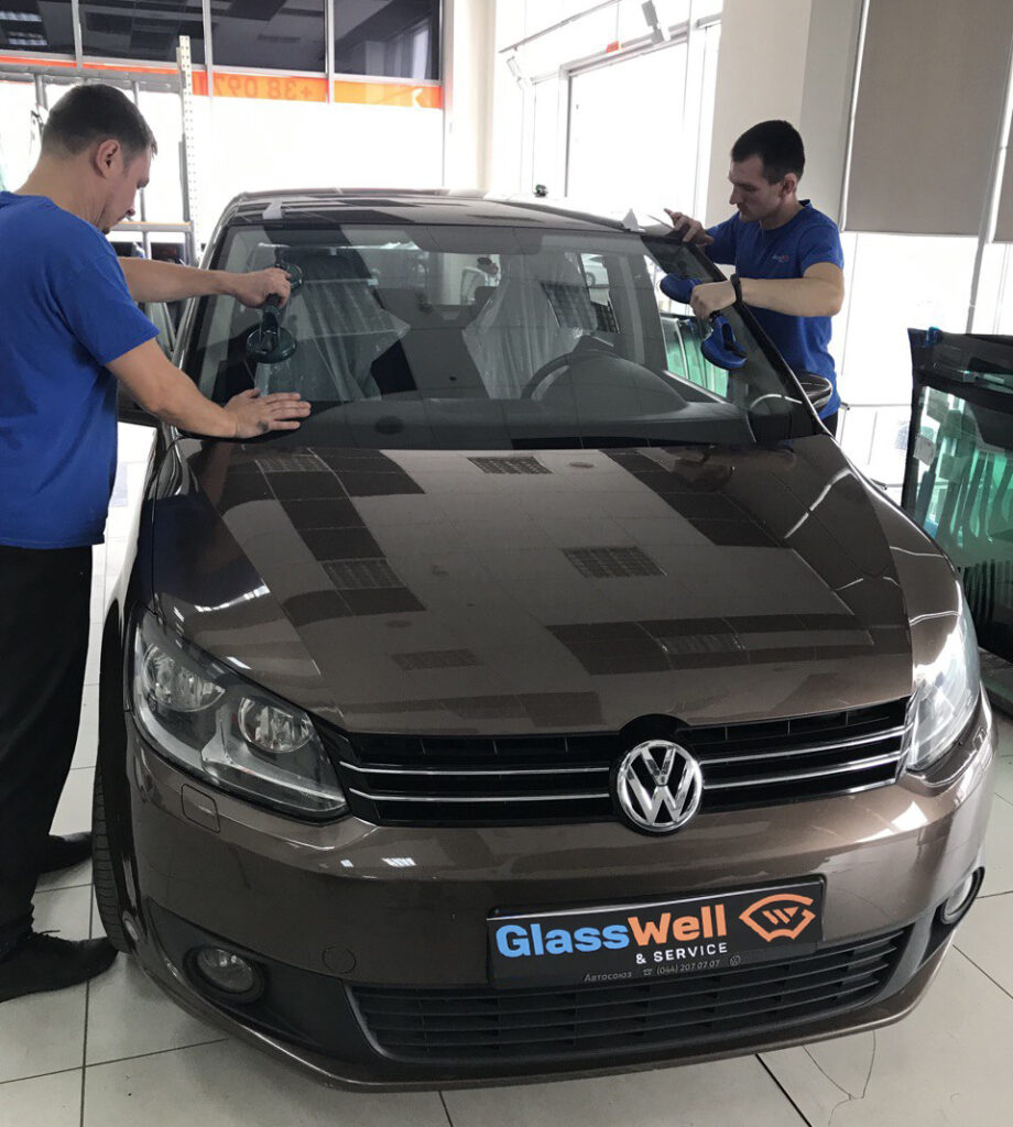 Замена автостекла на Volkswagen Touran