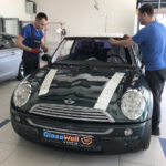 Замена автостекла на Mini Cooper