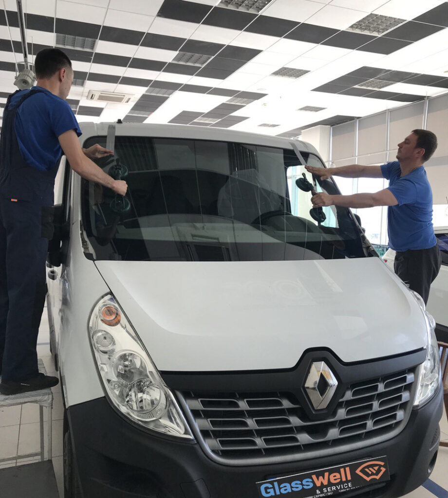 Замена автостекла на Renault Master