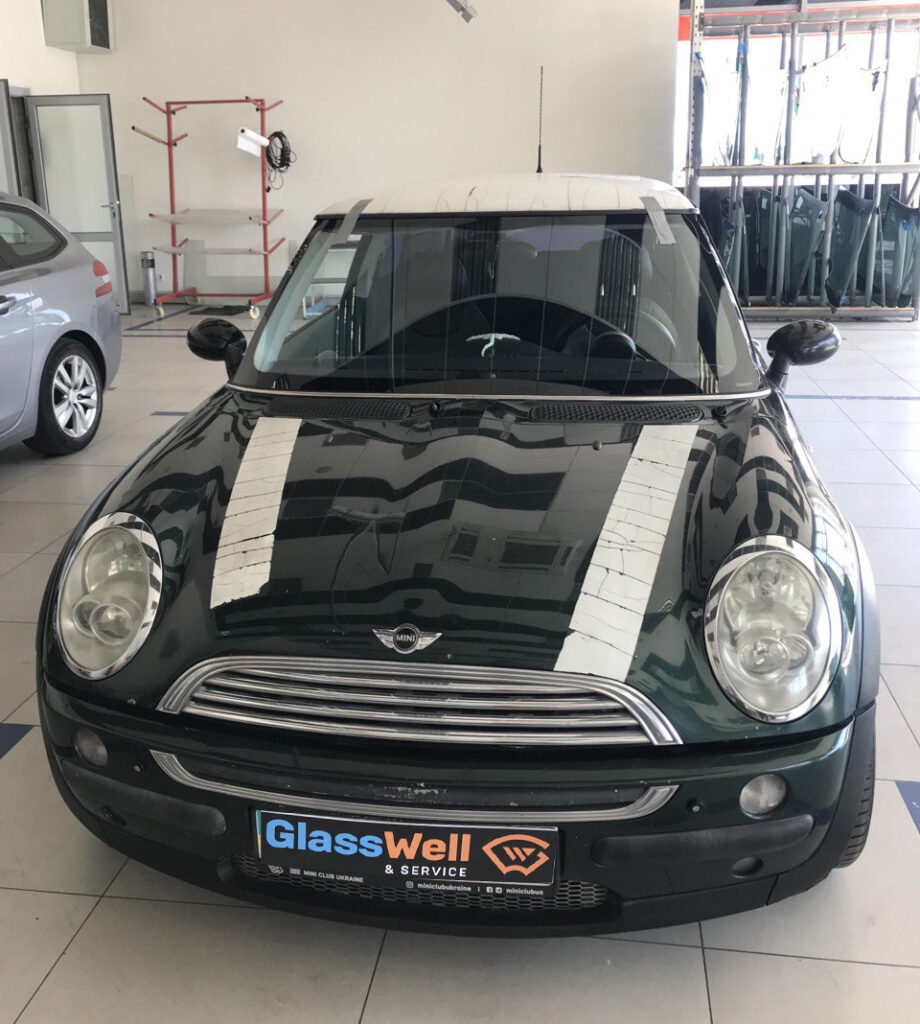 Замена автостекла на Mini Cooper