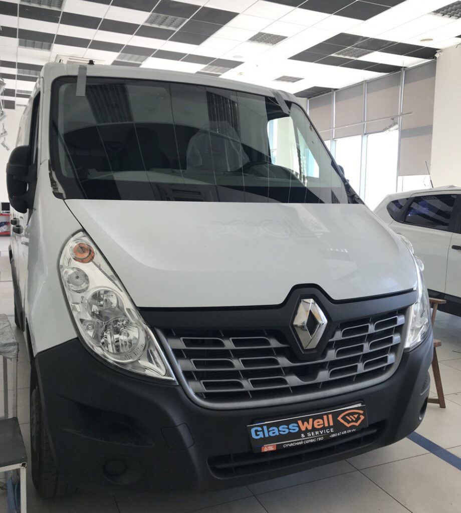 Замена автостекла на Renault Master