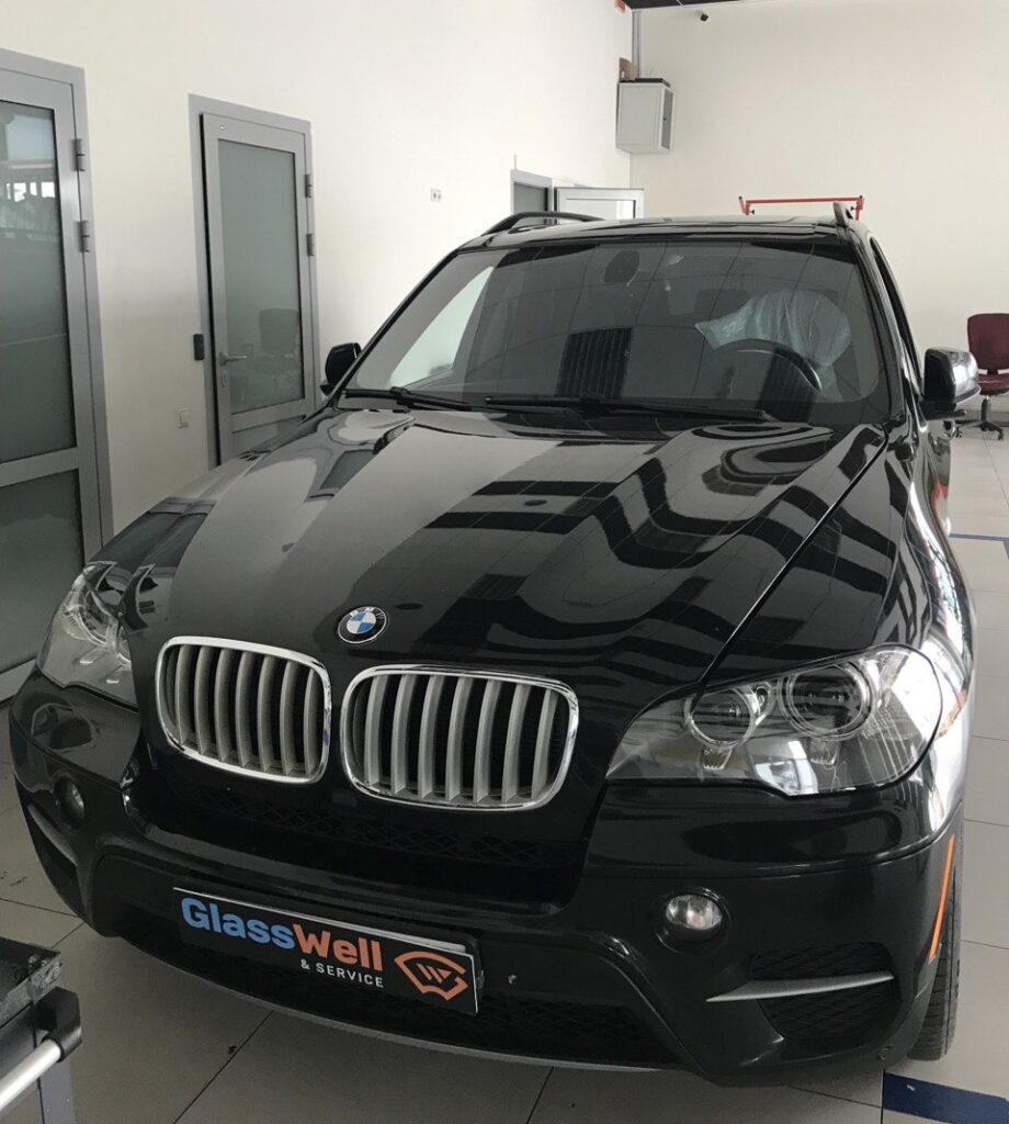 Замена автостекла на BMW X5