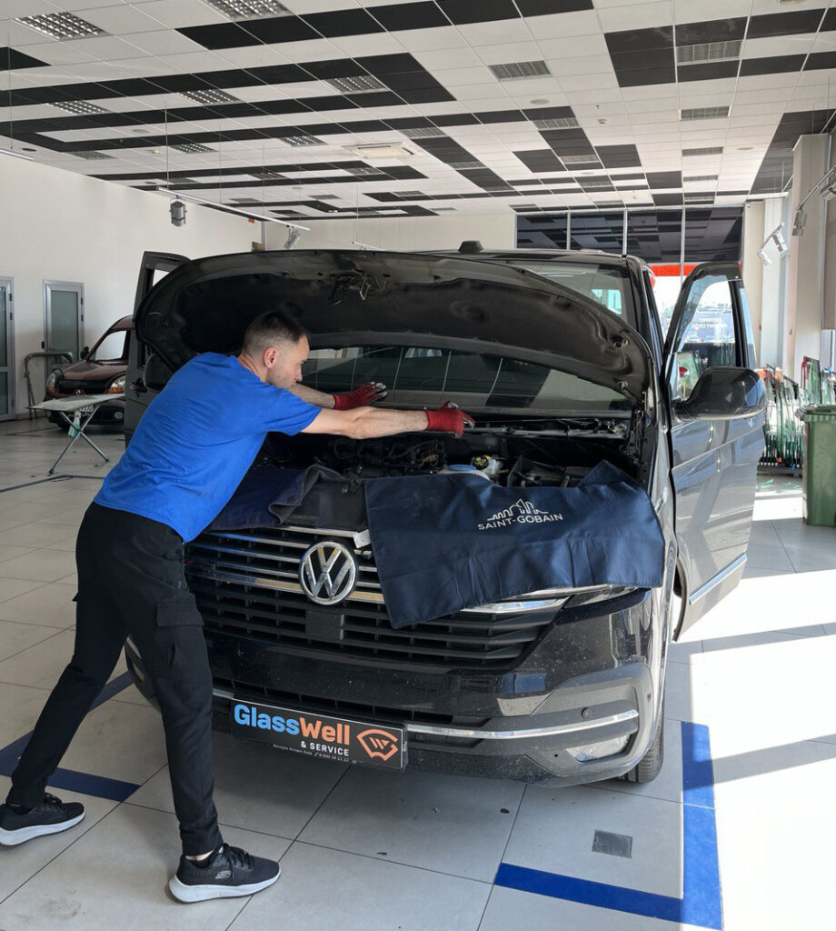 Замена автостекла на Volkswagen Multivan