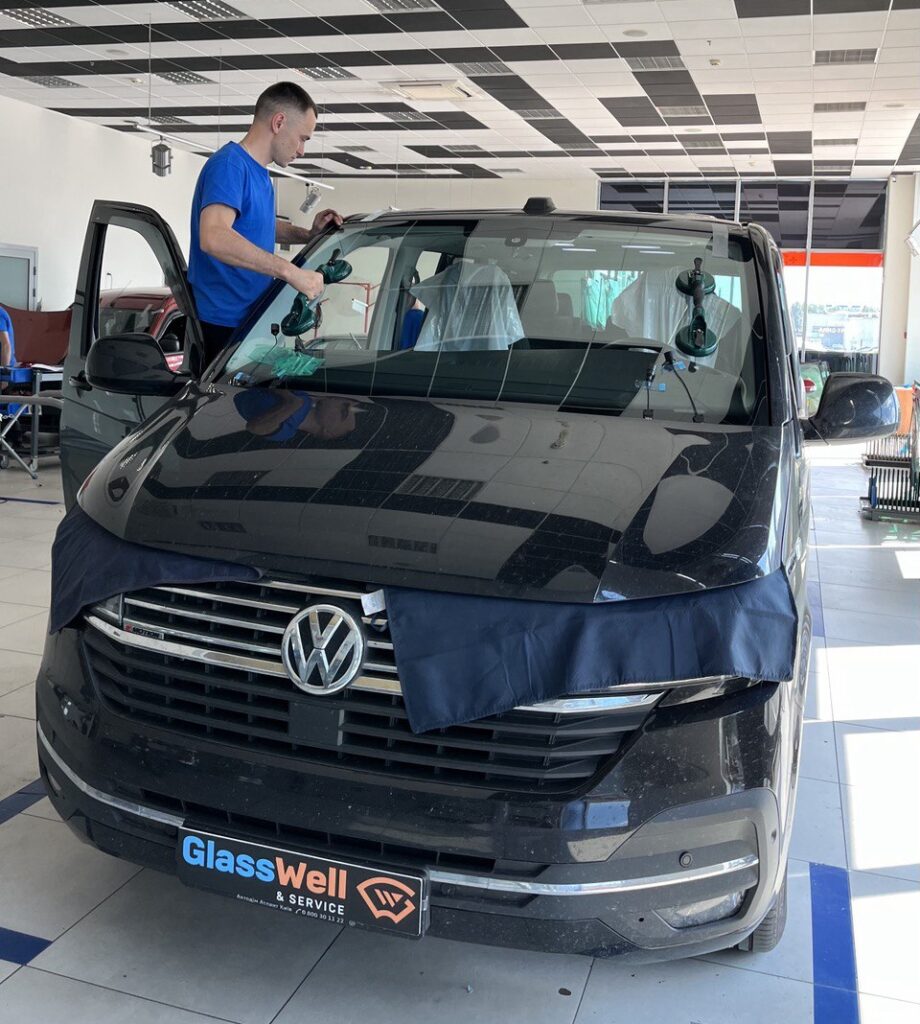 Замена автостекла на Volkswagen Multivan