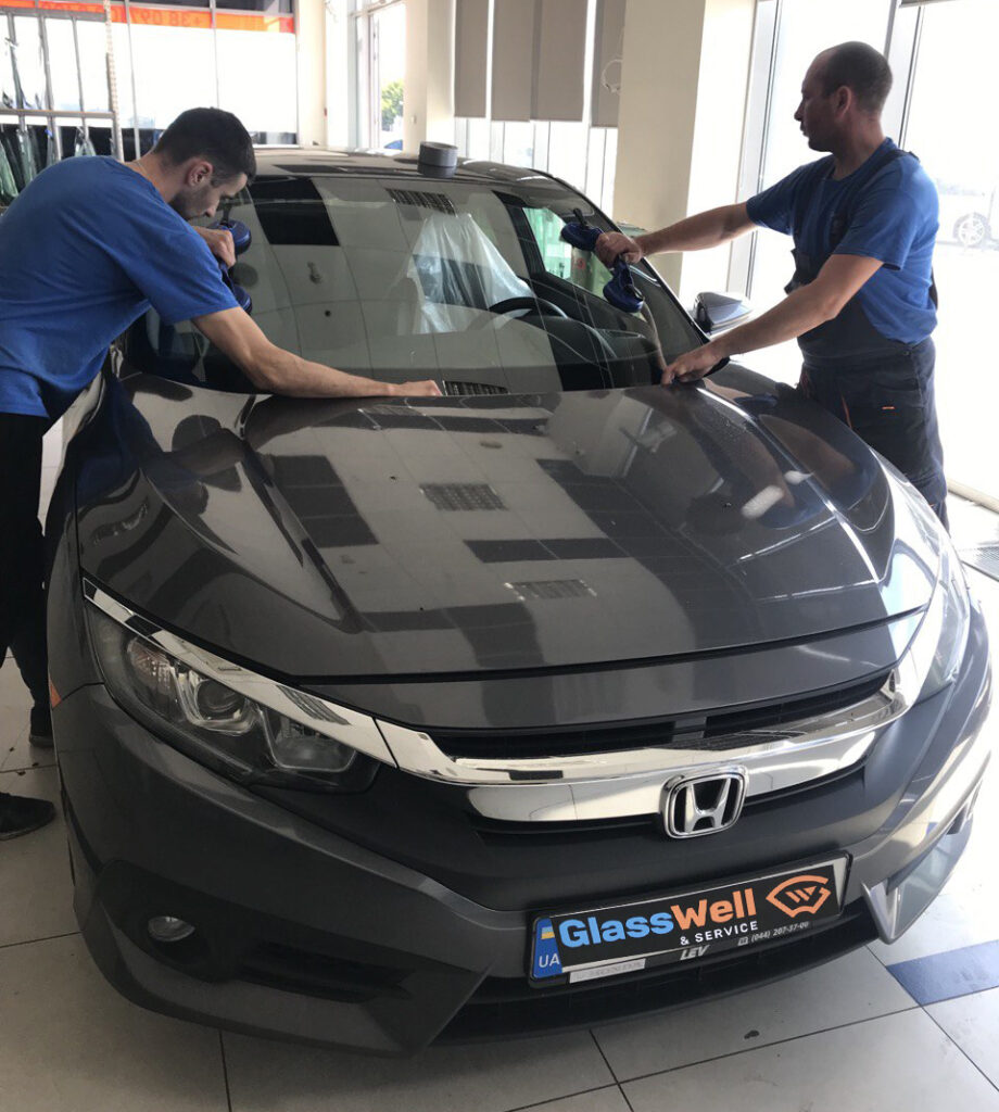 Замена автостекла на Honda Civic