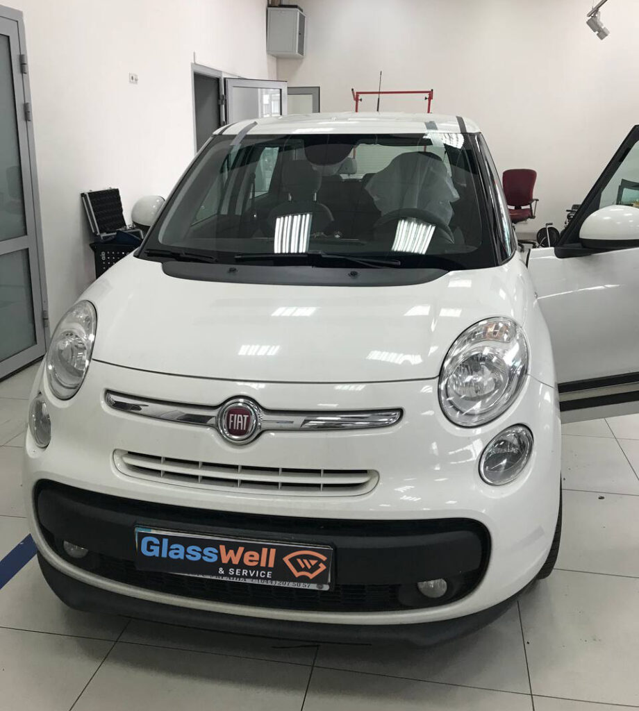 Замена автостекла на Fiat 500L