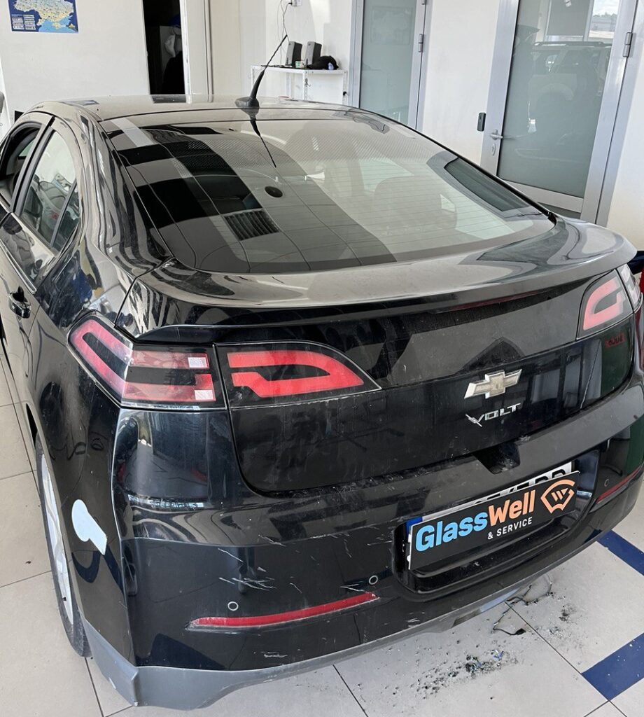 Замена заднего стекла на Chevrolet Volt