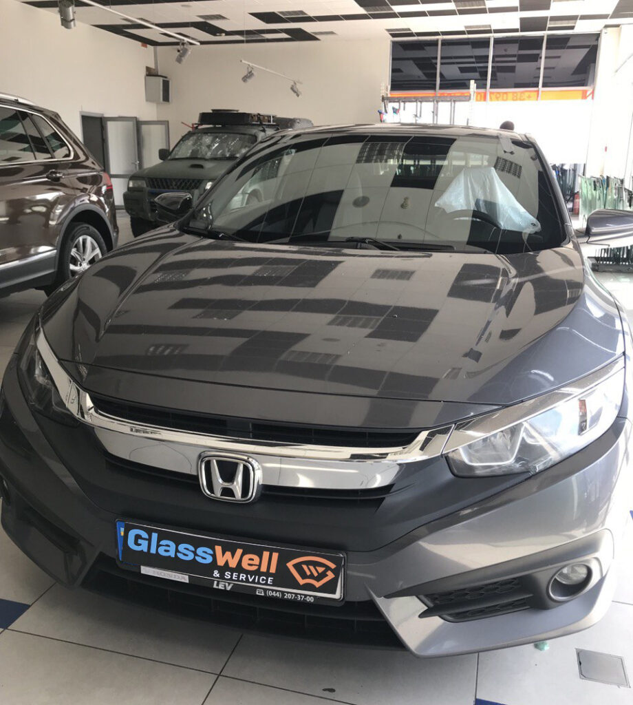 Замена автостекла на Honda Civic