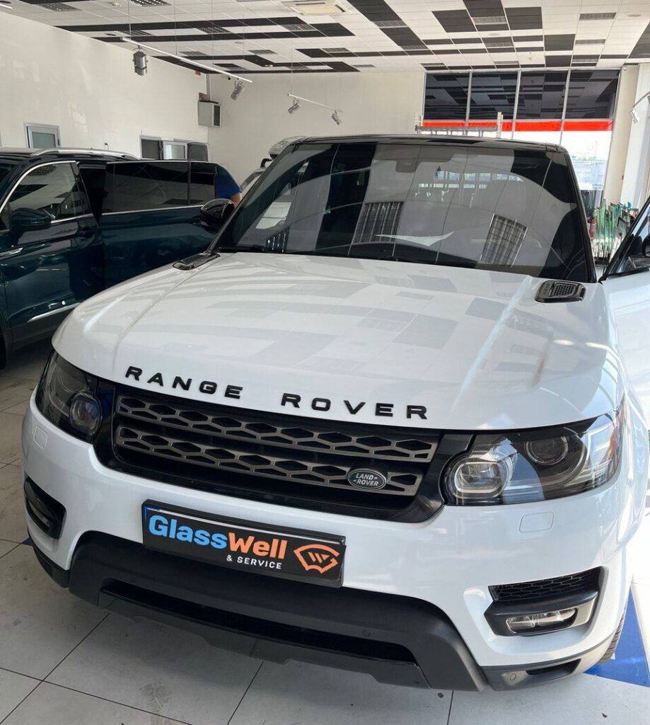 Замена автостекла на Land Rover Range Rover