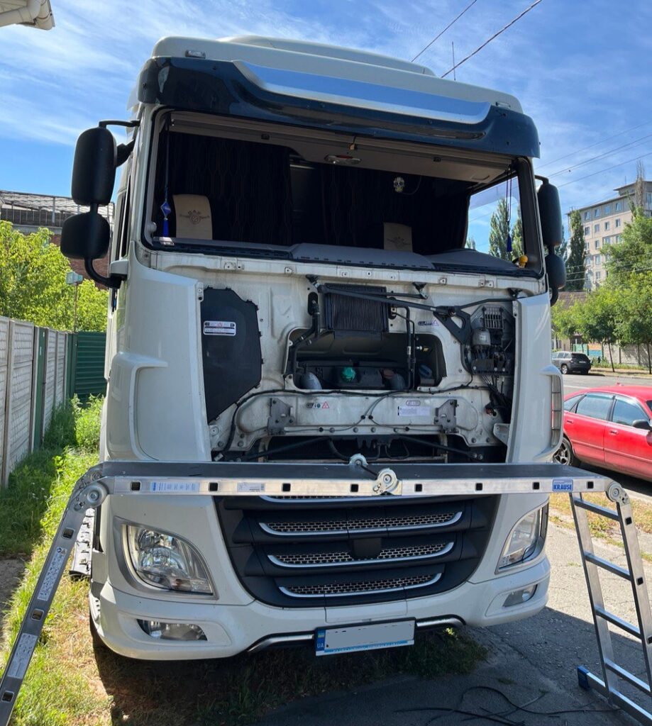 Замена автостекла на DAF XF 106