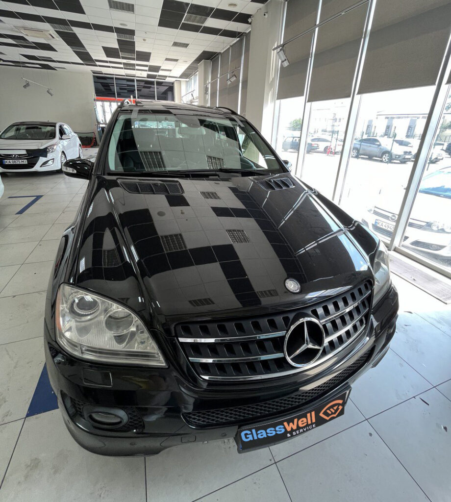 Заміна автоскла на Mercedes Benz ML 350