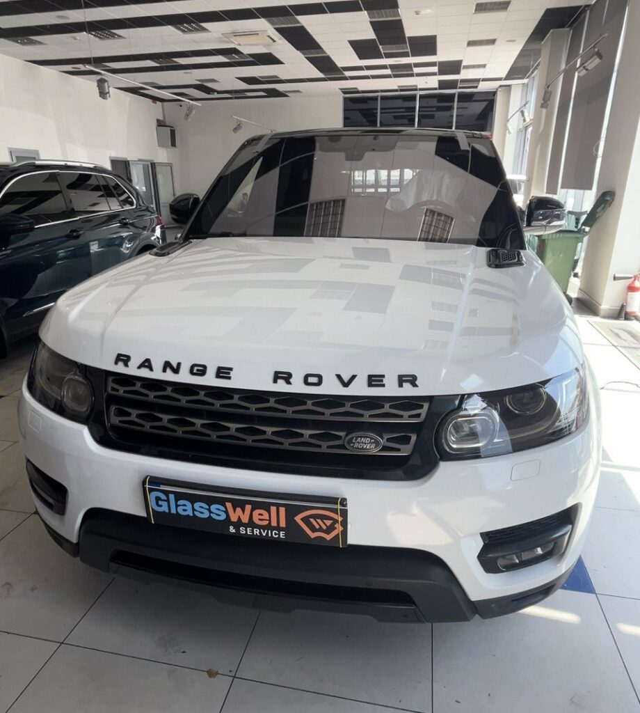 Замена автостекла на Land Rover Range Rover