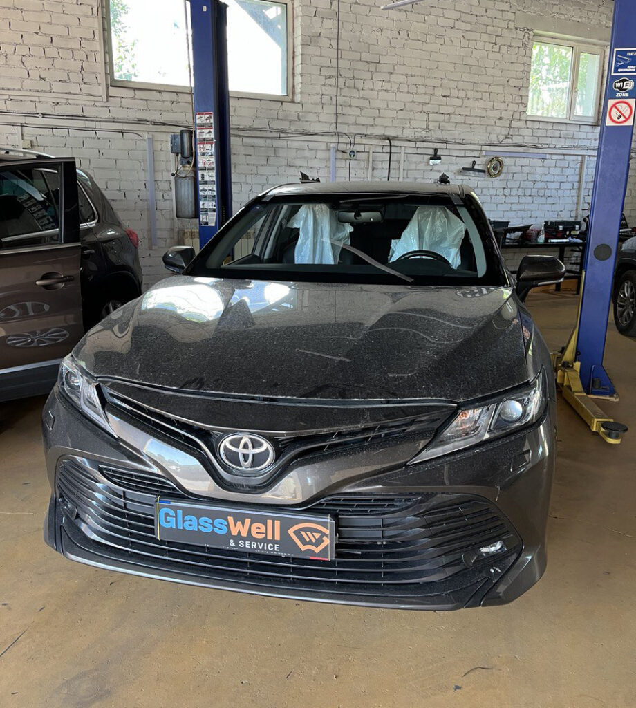 Замена автостекла на Toyota Camry