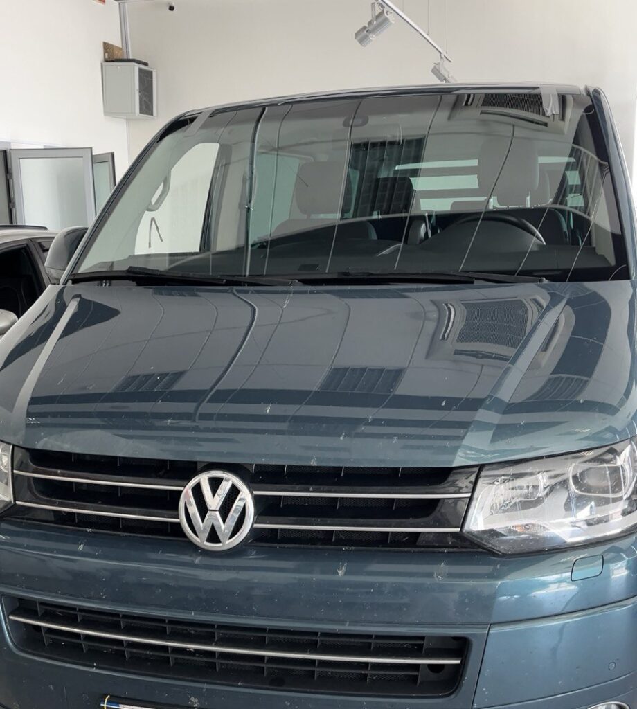 Замена автостекла на Volkswagen Multivan