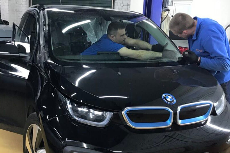 Замена автостекла BMW i3 / Заміна автоскла BMW i3