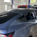 Замена панорамной крыши на Tesla Model Y