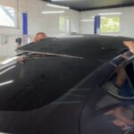 Замена панорамной крыши на Tesla Model Y