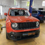 Замена автостекла на Jeep Renegade