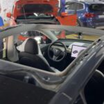 Замена панорамной крыши на Tesla Model Y