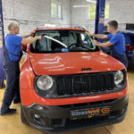 Замена автостекла на Jeep Renegade