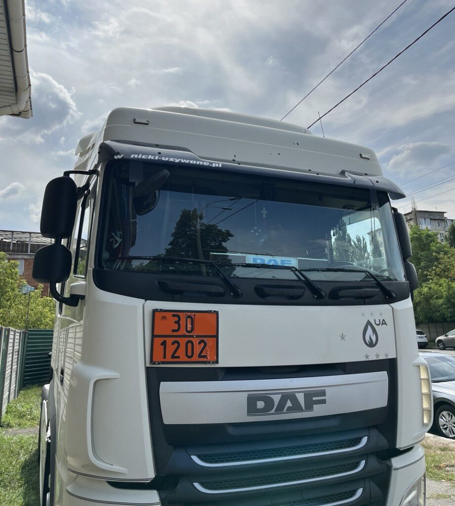 Замена автостекла на DAF XF 105