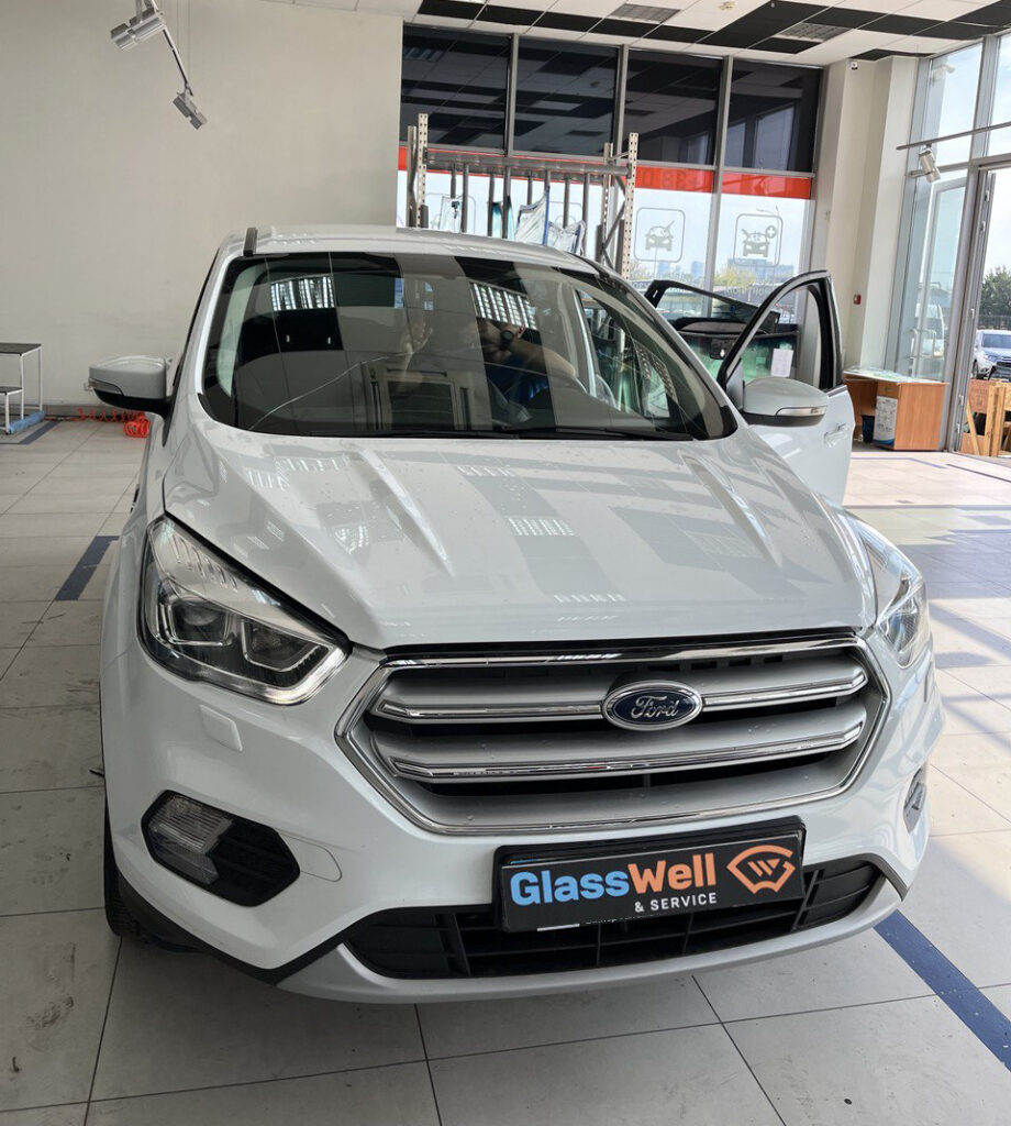 Замена автостекла на Ford Kuga