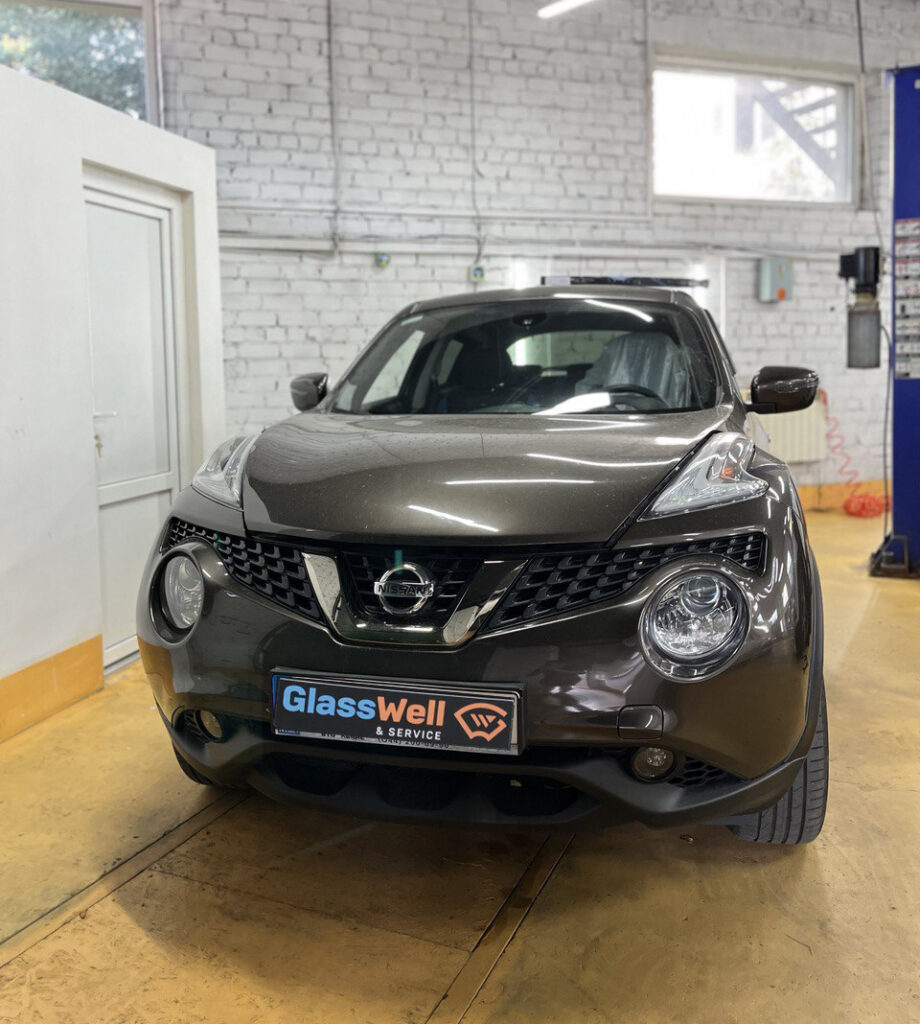 Замена автостекла на Nissan Juke