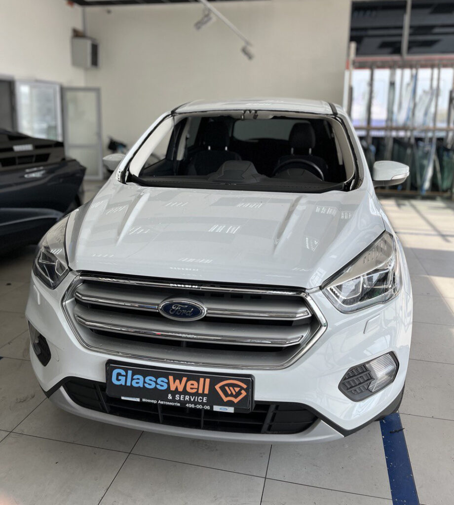 Замена автостекла на Ford Kuga