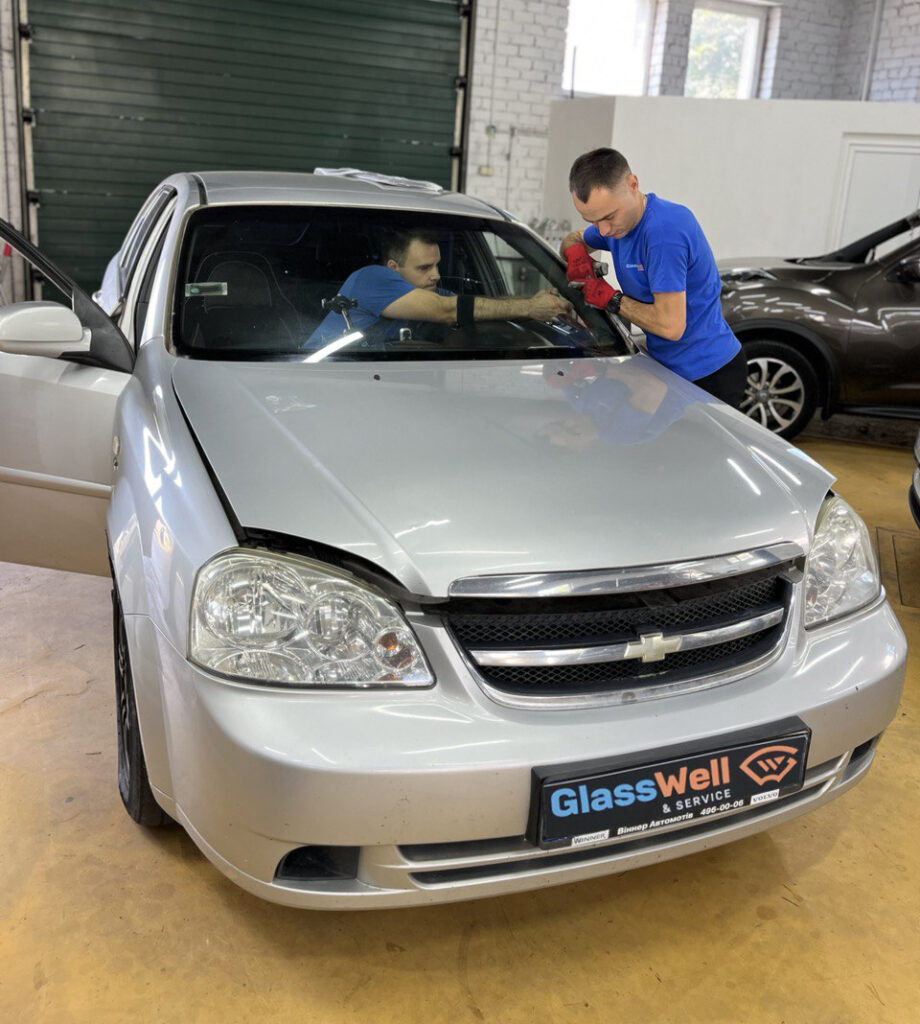 Замена автостекла на Chevrolet Lacetti