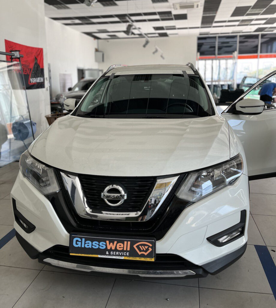 Заміна автоскла на Nissan Rogue