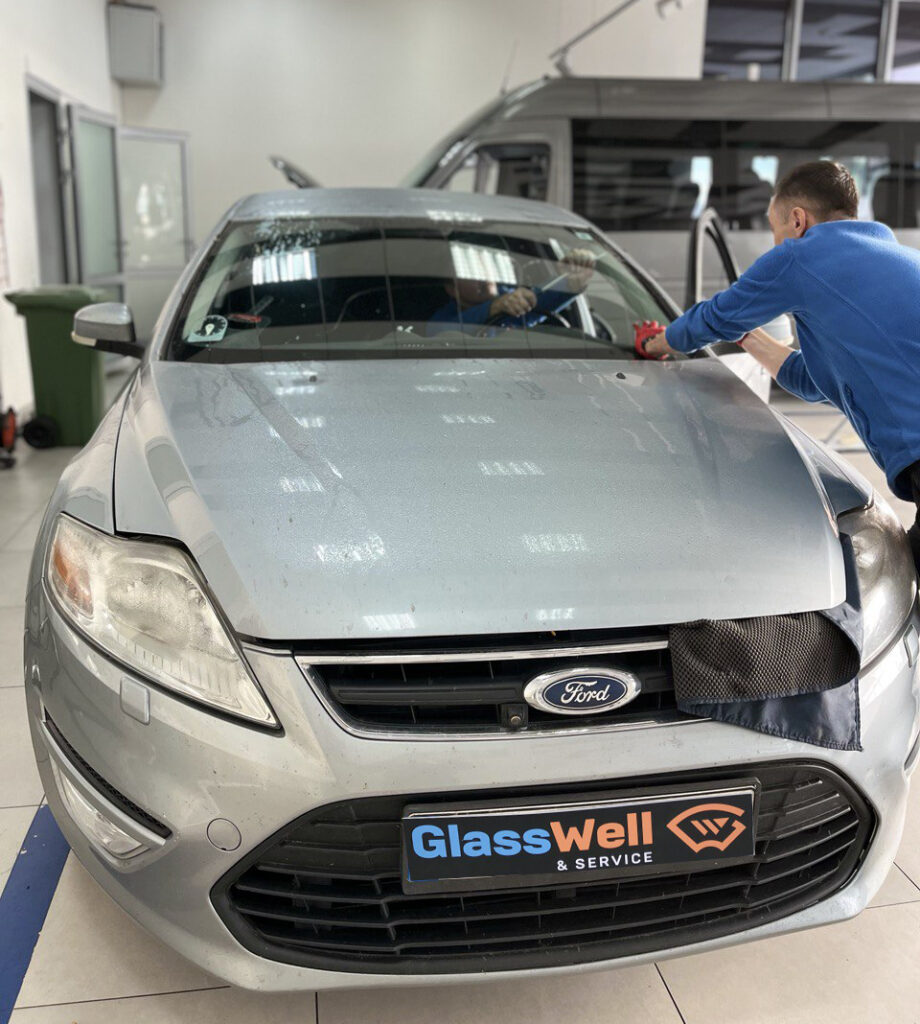 Замена автостекла на Ford Mondeo