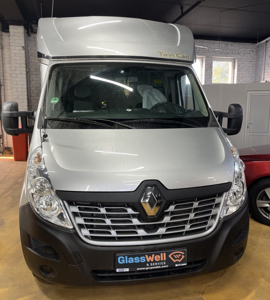 Замена автостекла на Renault Master