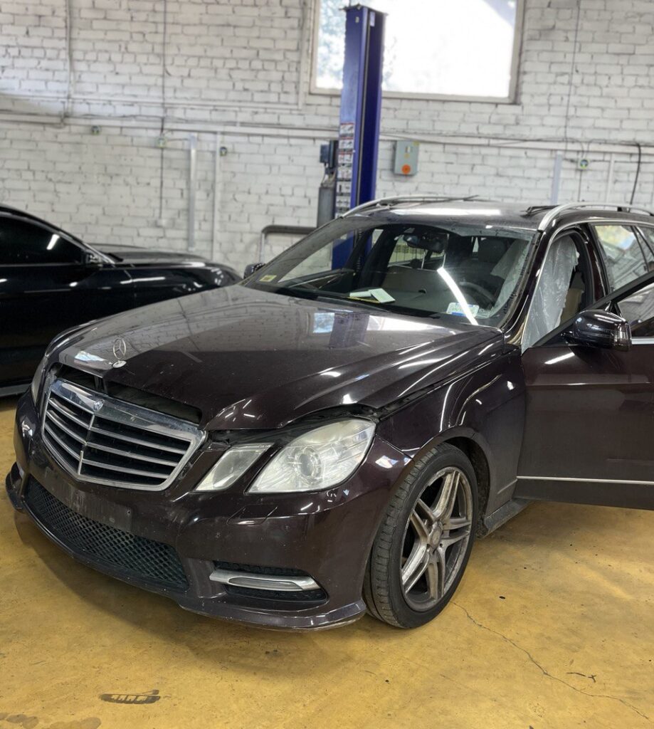 Заміна автоскла на Mercedes-Benz E 350