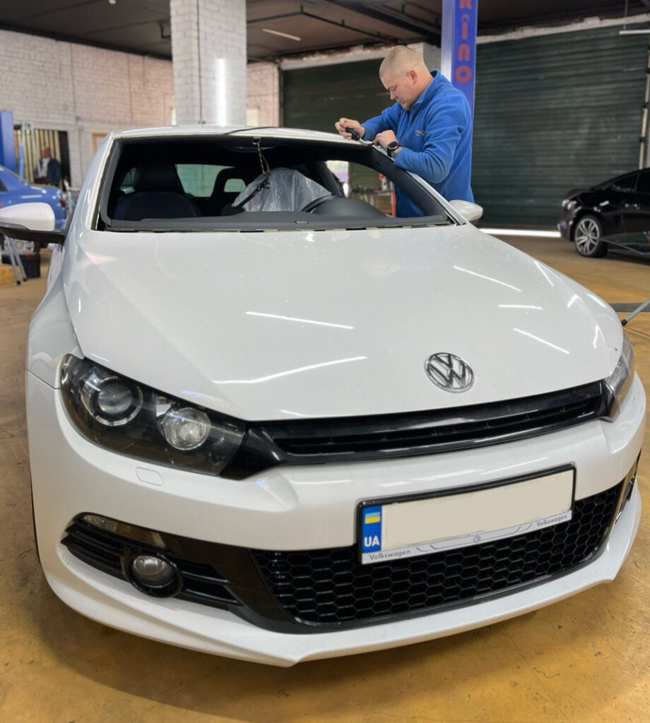 Замена автостекла на Volkswagen Scirocco